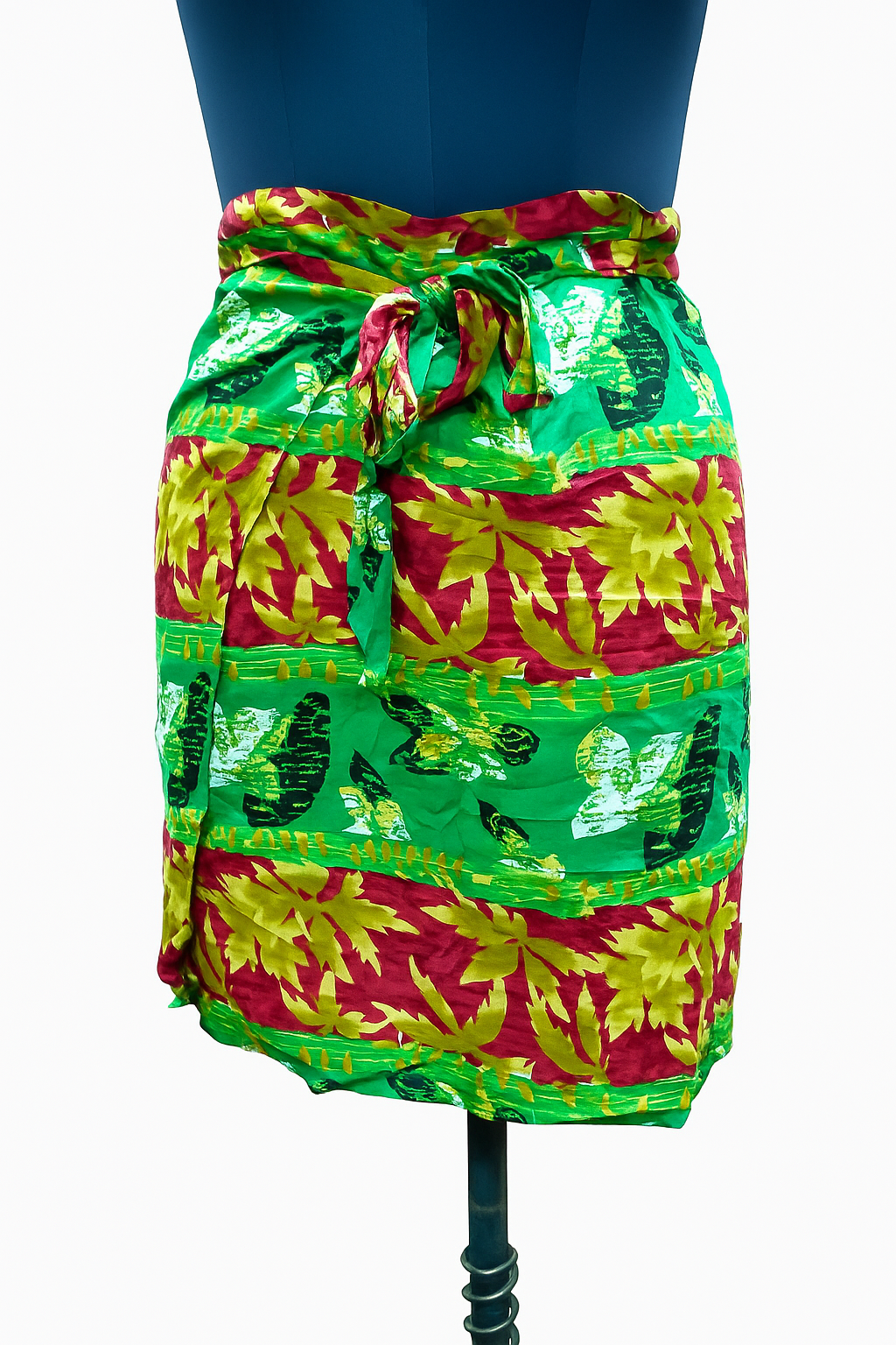 Vibrant Tropical Print Wrap Skirt – Lightweight Summer Beachwear